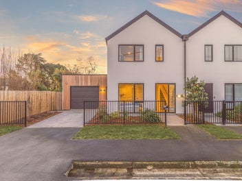 HOME-Sized Townhouse