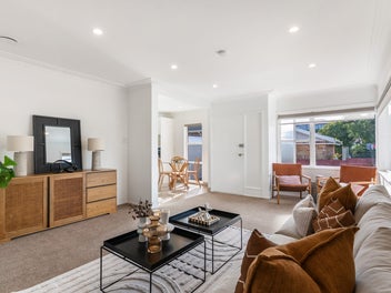 Superb Real Estate - Brick & Tile End Unit!