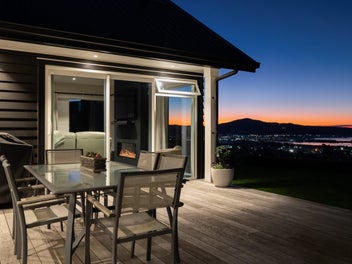 Bespoke Design with Spectacular Lake Views