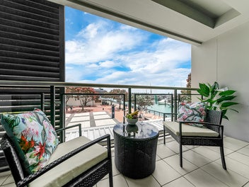 Harborside Elegance, & North West Aspect