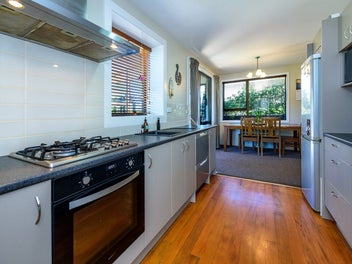 Coastal Charm Awaits in Southshore