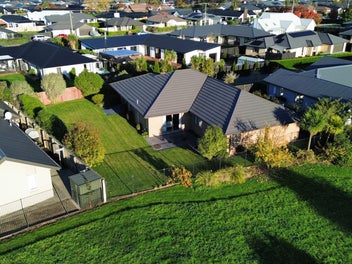 Owners moving to Australia - Needs Gone ASAP!