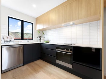 Deadline Sale – Kumeu Stunner Must Be Sold!
