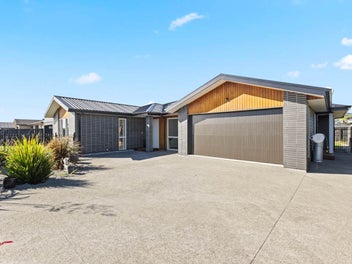Exceptional Family Home – Space, Style & Versa...