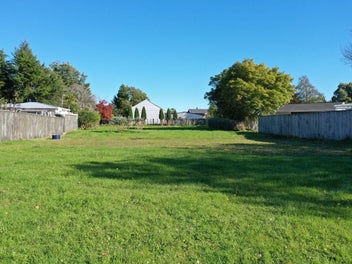 Prime section in Pahiatua with no covenants