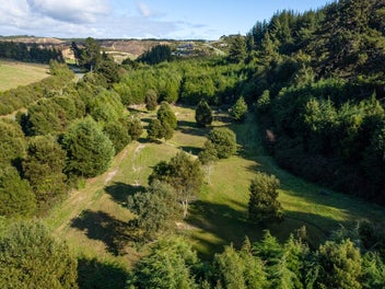 Idyllic Lifestyle with a Twist!