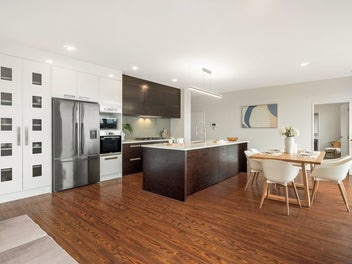 Sun-Filled Family Sanctuary in Millwater