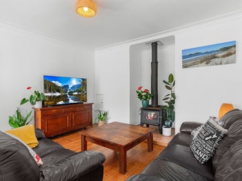 Charming lifestyle – Motivated vendors say sell
