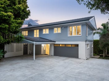Effortless Family Living & Views!
