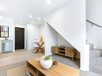 Convenient Central City Lifestyle-Move in Now