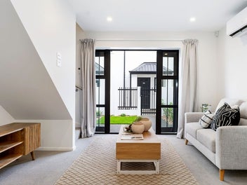 Ready to Move into the Heart of the City-Turn Key