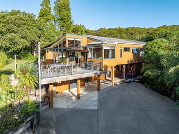 Tranquil Coastal Oasis at Waipu Cove