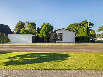 Owners on the Move - Must Be Sold!