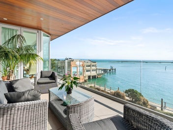 A home above the harbour