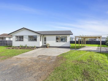 3 Bedroom Family Home With Bonus 3 Room Cabin!