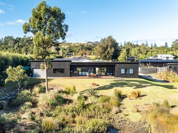 Vendor has moved South! Make an Offer!