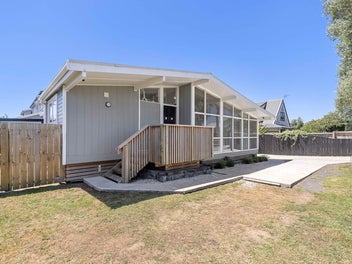 Spacious Family Home with Modern Versatility –...