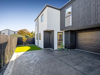 Exciting Near Completed Homes in Sydenham!