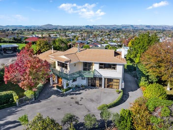 Magnificent Views and Multi-Generational Living