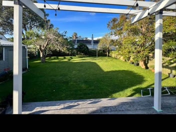 Image 1 of 7