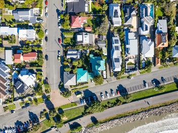 Sumner Esplanade Ocean Front Living