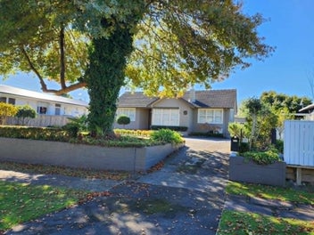 TIDY PROPERTY IN GREAT LOCATION WITH STREET APPEAL