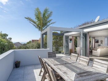 Freehold Luxury with Views – Westlake Zone