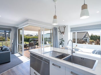 Perfect Sun-Drenched Living on 963sqm section