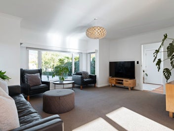Ultimate Family Home in Stoke!