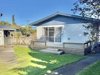 Spacious 5-bedroom family home. Comfort & Charm