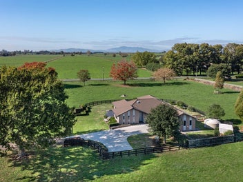 Rural Retreat: 3-4 Bedroom Haven on 5.5ha