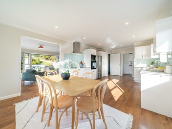 Sun, space & school zone, the ideal family package