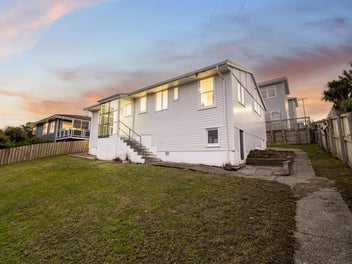 Bay Charmer - Offer Now