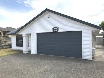 Image 1 of 8