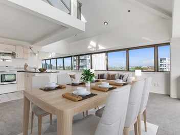 Spacious, Sunny - Top Floor Apartment