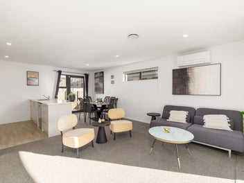 Modern Gem - Ready to Move In & Enjoy