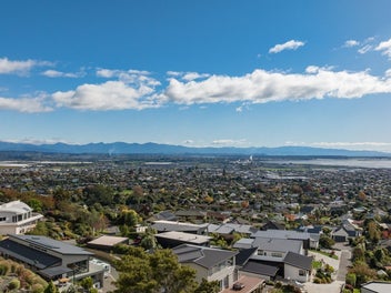 Unrivalled Views - One of a Kind - Must View!