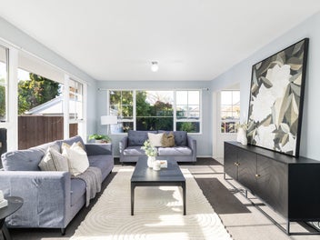 Parklands Gem - Updated, Sunny & Secure