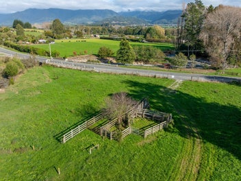Lifestyle land close to Takaka