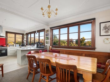 ROSEHILL - CHARACTER, CHARM AND ELEVATED VIEWS