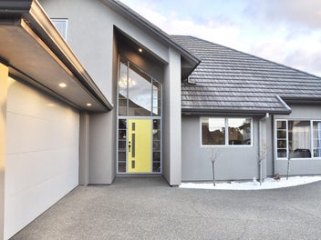 Elegant 261sqm Home with Cavity System