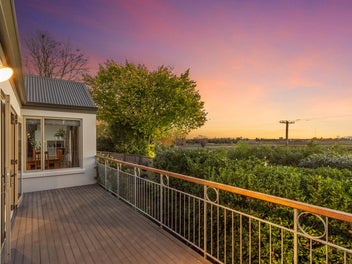 Serene Heights, Modern Delights
