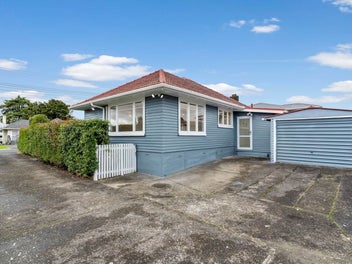 Your Perfect Family Oasis in Glendene!