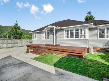 Welcome to Your Move-In-Ready Haven in Moera