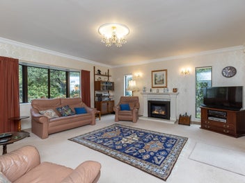 Spacious Family Home Near Waikanae Beach