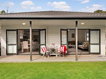 Exceptional Dual Dwelling Opportunity