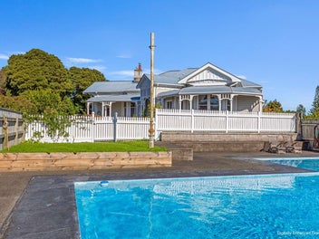 A Grand Estate of Timeless Elegance.