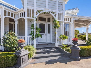 A Grand Estate of Timeless Elegance.