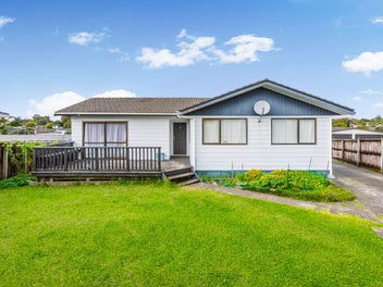 Home & Income: 5 Beds + 2 Bath on 889 sqm!