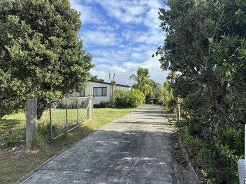 Cozy Coastal Living in the Heart of Pukenui